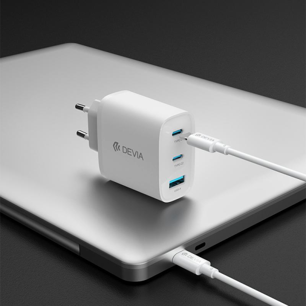 Kit Cargador Devia 65W GaN Carga Rápida 3 Puertos mas Cable C a C
