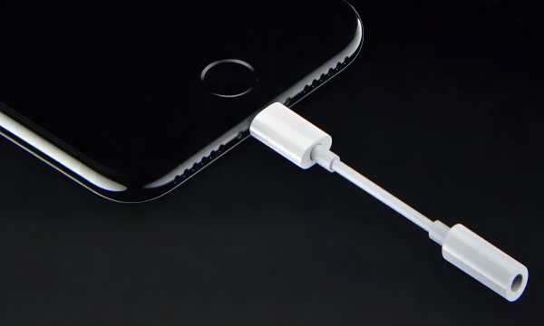 Adaptador Lightning Para iPhone A Jack 3.5mm Para Audifono